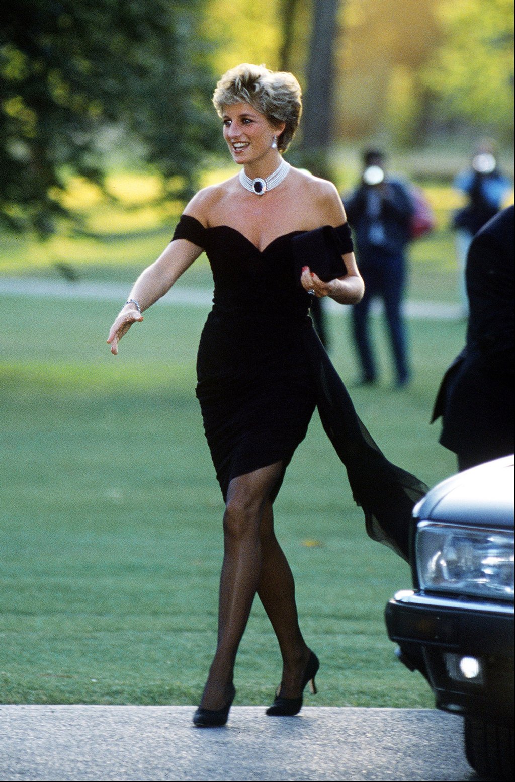 On June 29, 1994, Diana wore a cocktail dress by Christina Stambolian to a Vanity Fair party at London’s Serpentine Gallery. Photo: Getty Images