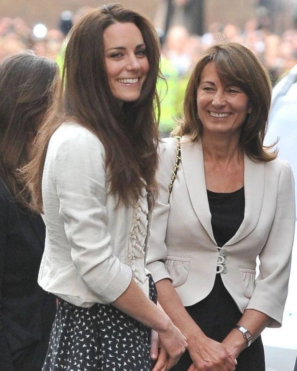 Kate Middleton and Carole Middleton have been called “more like close sisters” by body language experts. Photo: @its.catherine.theprincess/Instagram