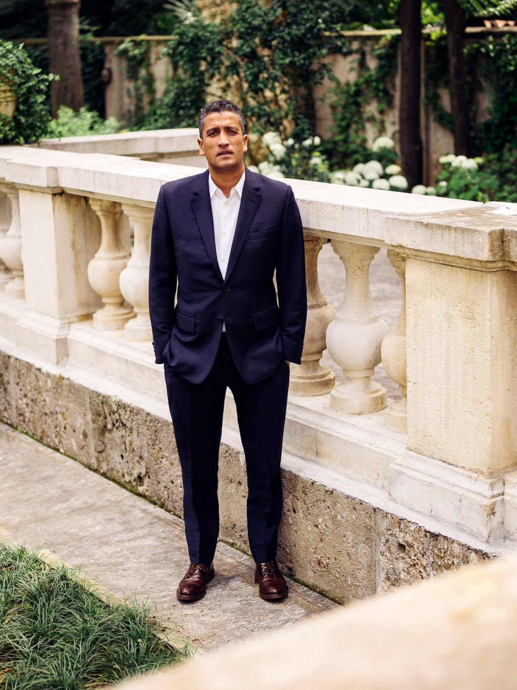 Can Burberry s Daniel Lee help the brand catch up to Gucci The former Bottega Venetta icon just replaced Riccardo Tisci as creative director as the British luxury brand s sales drop below its