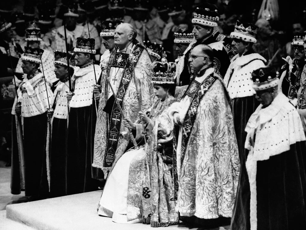 Queen Elizabeth wears the St Edward’s crown at her coronation in Westminster Abbey, London in 1953. Photo: AP Queen Elizabeth wears the St Edward’s crown at her coronation in Westminster Abbey, London in 1953. Photo: AP