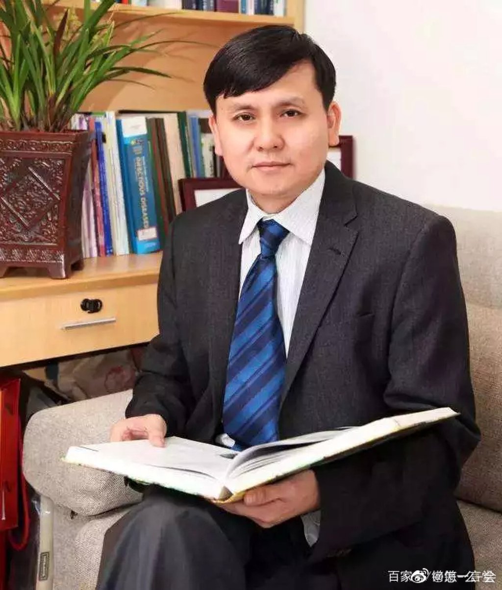 Zhang Wenhong says the focus now should be on lowering severe or symptomatic cases. Photo: Weibo