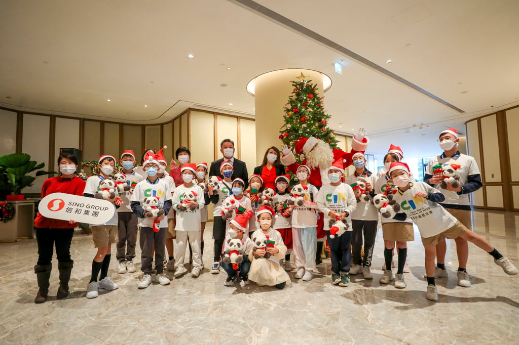Children take part in the holiday workshop at the Fullerton Ocean Park Hotel in Aberdeen. Photo: Xiaomei Chen