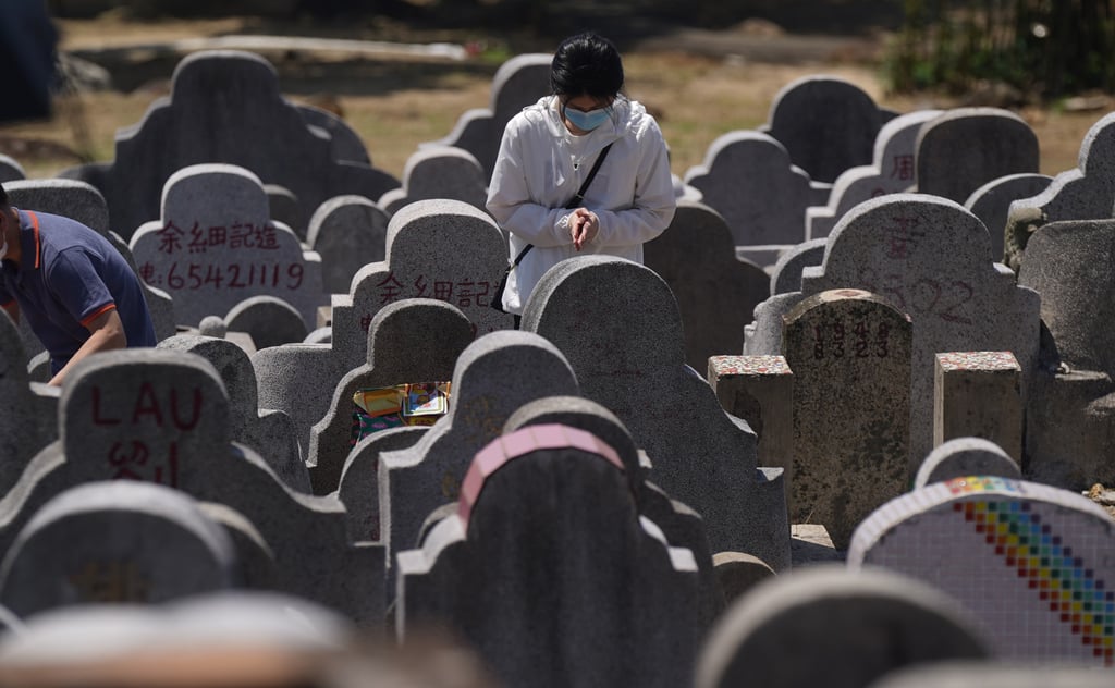 People pay their respects to their ancestors during Ching Ming at the Diamond Hill cemetery in Kowloon, Hong Kong. Photo: Sam Tsang People pay their respects to their ancestors during Ching Ming at the Diamond Hill cemetery in Kowloon, Hong Kong. Photo: Sam Tsang