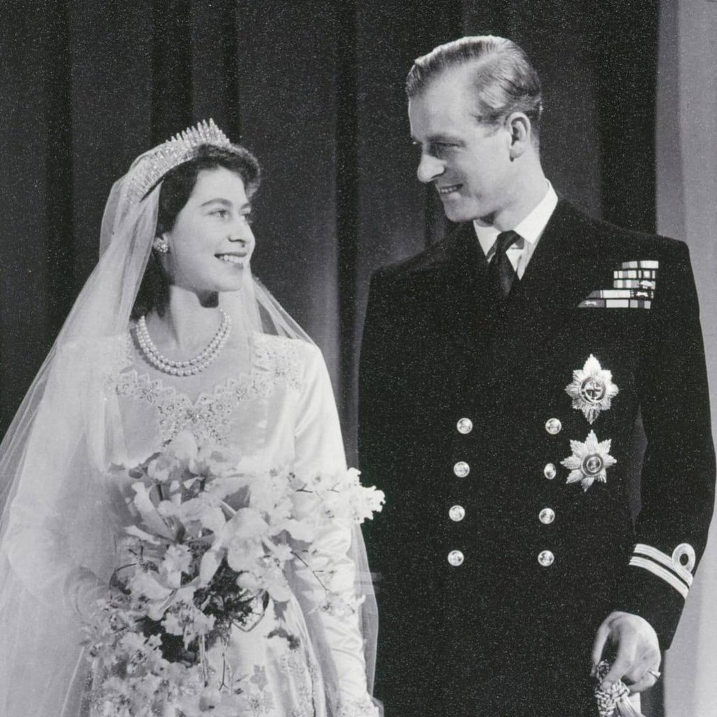 7 biggest British royal wedding fails, from Princess Diana's creased dress  and Queen Elizabeth's broken tiara, to cold weather 'ruining' Prince  Harry's bouquet plans for Meghan Markle | South China Morning Post