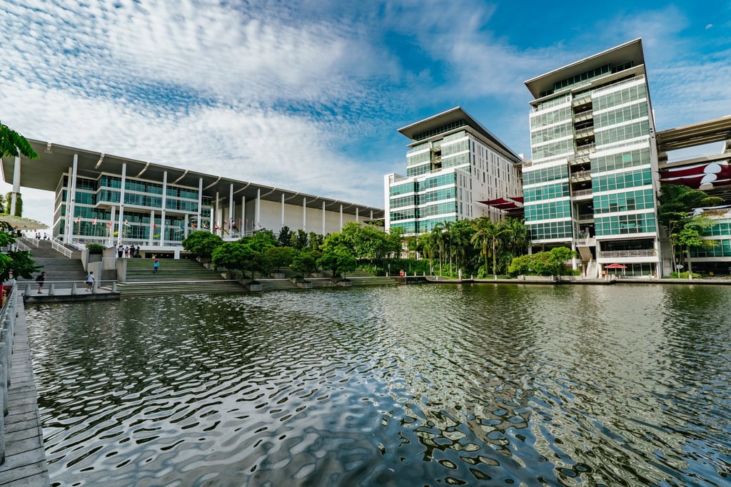 The lakeside campus at Taylor’s University, in Selangor, Malaysia, is home to more than 5,000 undergraduates from overseas, which allows students to collaborate with people from a diverse range of backgrounds and cultures. The lakeside campus at Taylor’s University, in Selangor, Malaysia, is home to more than 5,000 undergraduates from overseas, which allows students to collaborate with people from a diverse range of backgrounds and cultures.