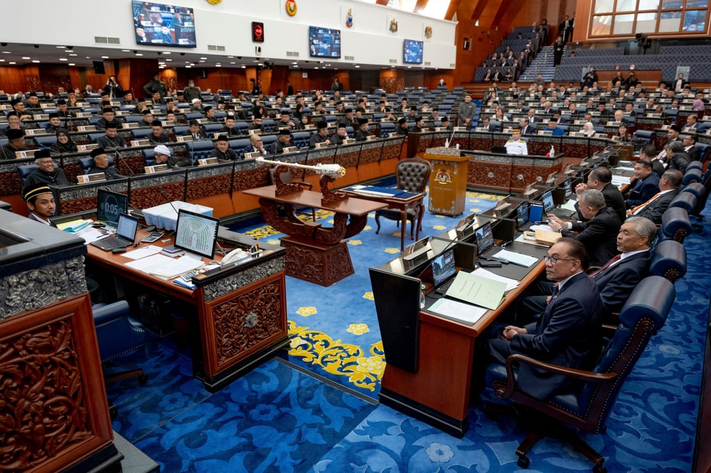 Lawmakers gather for the vote of confidence at the first parliament sitting on December 19, 2022. Photo: Prime Minister’s Office via AP