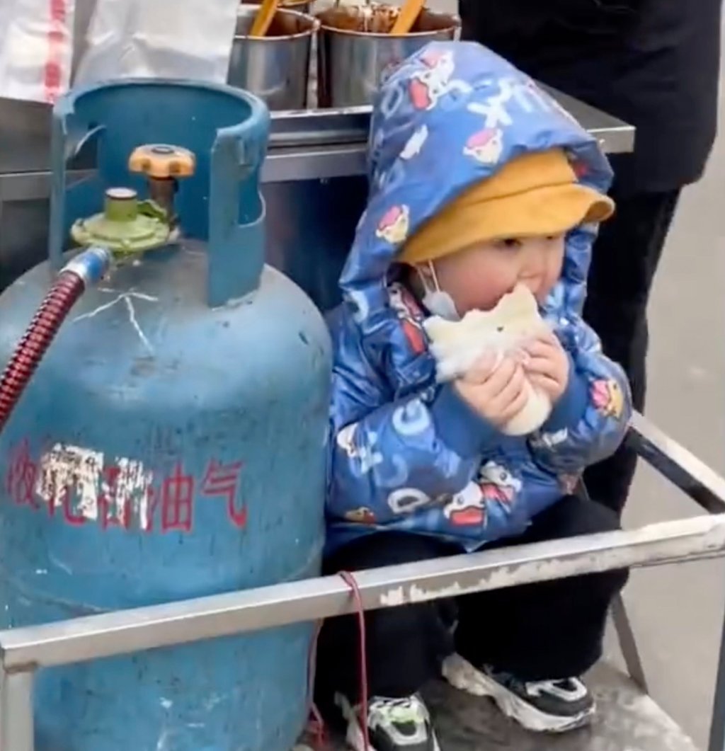 ‘Life is hard’: video of toddler in China sitting next to gas cylinder ...