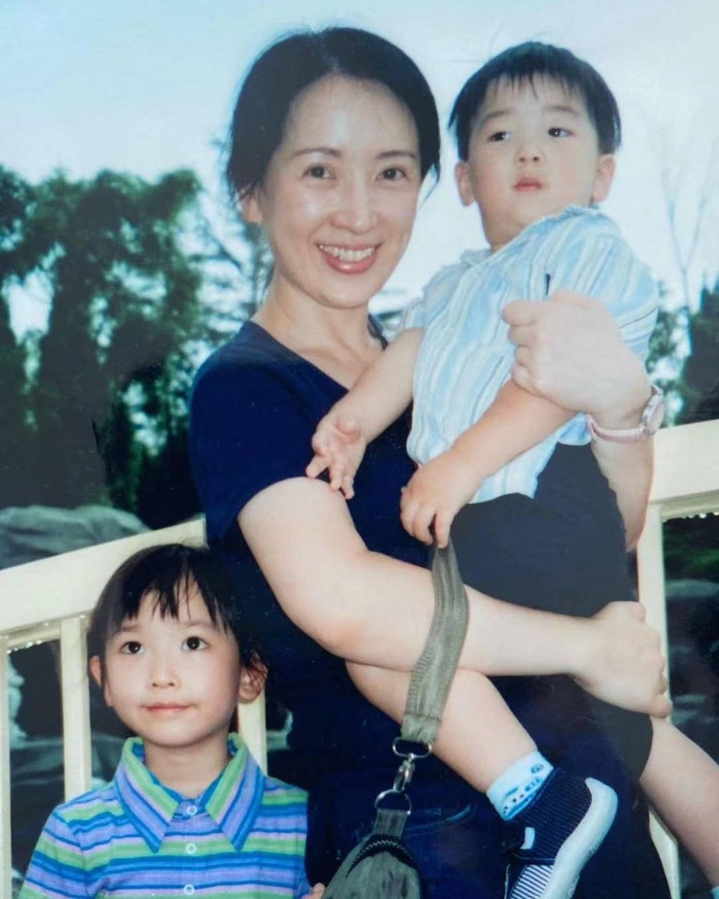 Ashley Lin with her mum Mimi Kung and brother Edison back in the day. Photo: @kaening/Instagram Ashley Lin with her mum Mimi Kung and brother Edison back in the day. Photo: @kaening/Instagram