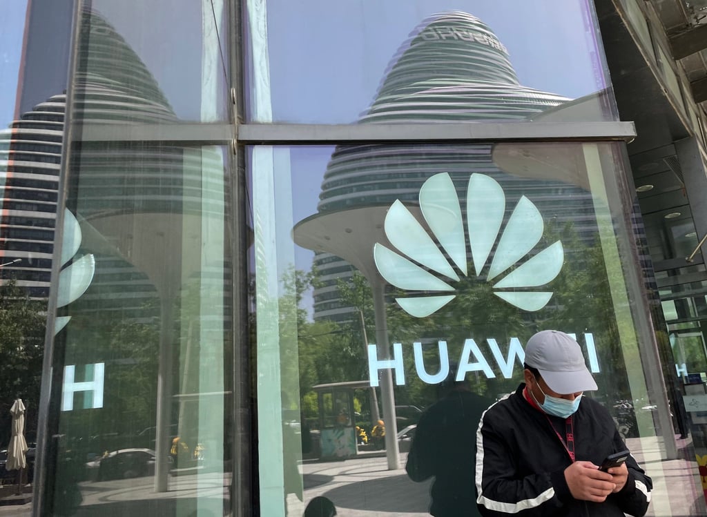 Huawei Technologies Co has struggled to obtain advanced new chips for its smartphones because of tightened US trade sanctions. Photo: Simon Song