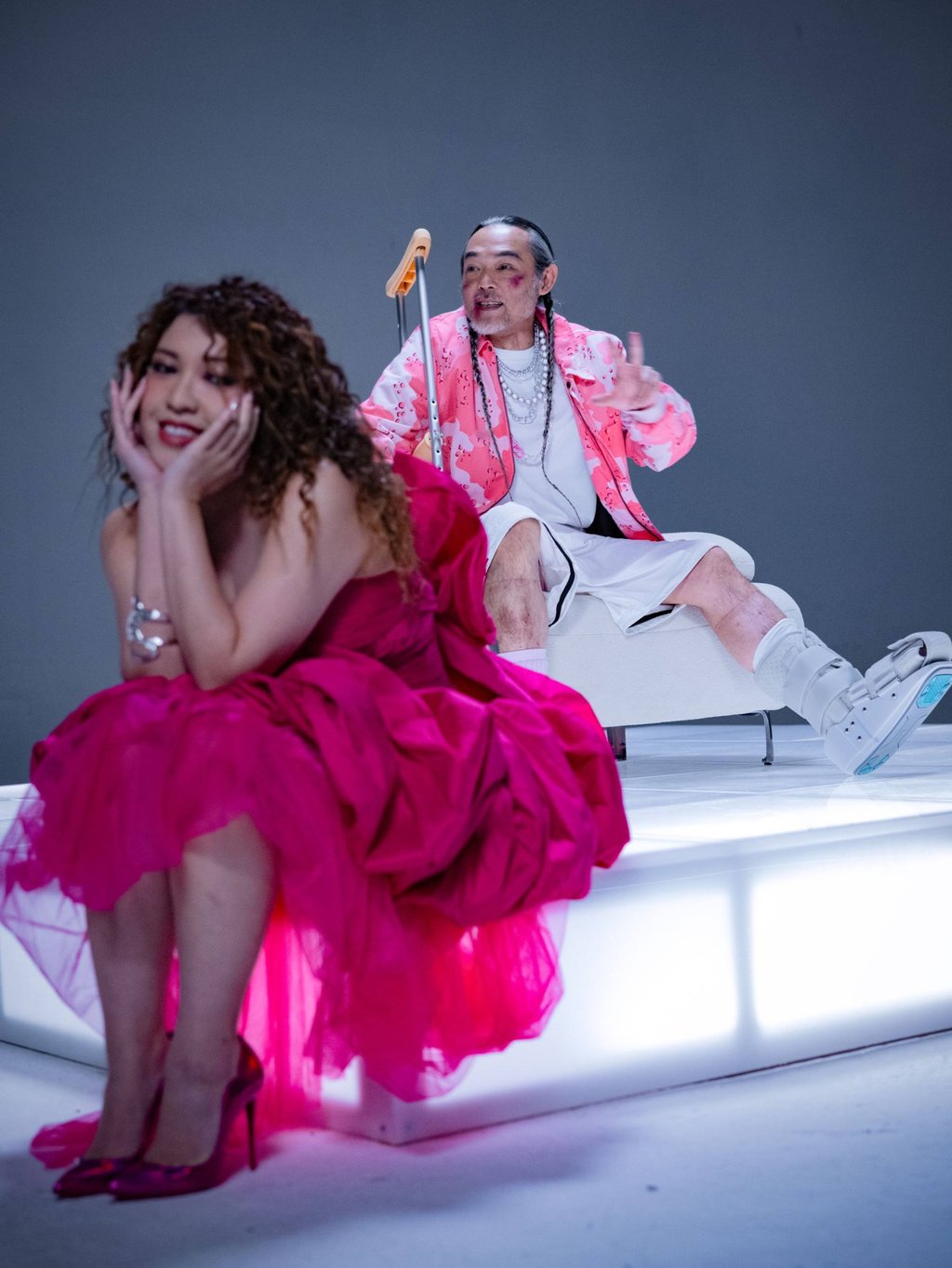 Foodpanda has joined creative forces with Hong Kong hip-hop artiste MC Yan (background) and indie musician Serrini to release a song, “Thank Me”. Foodpanda has joined creative forces with Hong Kong hip-hop artiste MC Yan (background) and indie musician Serrini to release a song, “Thank Me”.