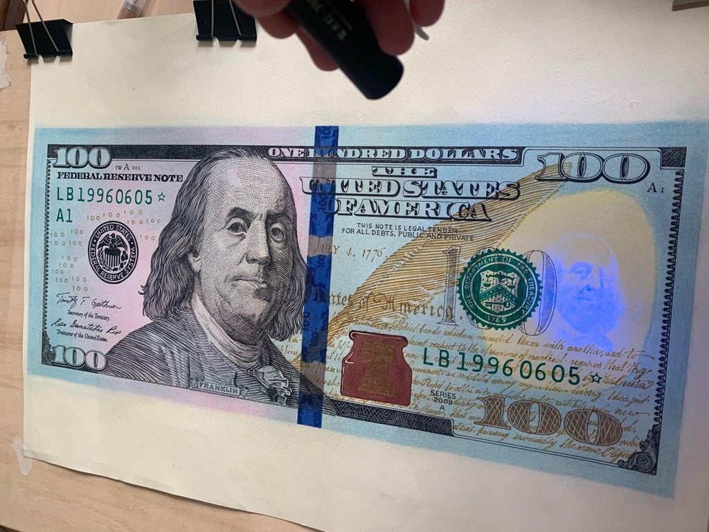 Shi Yunlong’s hand-drawn creations are so much like the real thing, they have attracted the attention of China’s police. Photo: Toutiao