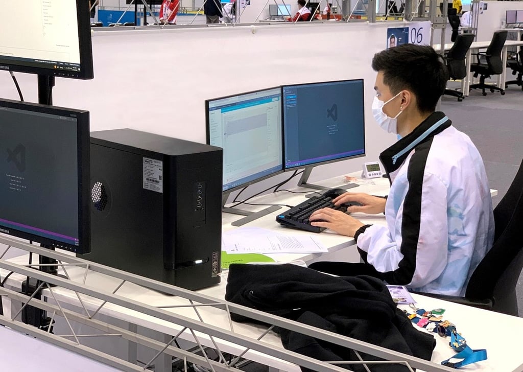 Ng Sin-ching was awarded a medallion for excellence in Cloud Computing at the competition. Photo: VTC