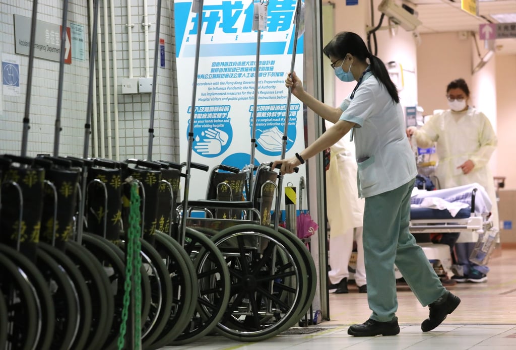 Hospital support staff at Kwong Wah Hospital in Yau Ma Tei. Photo: K. Y. Cheng Hospital support staff at Kwong Wah Hospital in Yau Ma Tei. Photo: K. Y. Cheng