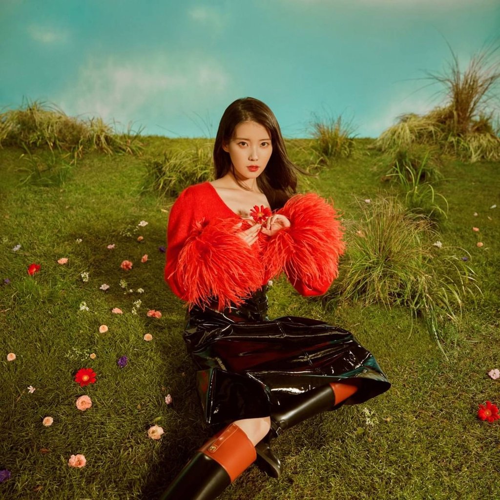 K pop idol IU s choice of arm candy Gucci classics 4 of her most coveted bags from the equestrian inspired Horsebit 1955 and Bamboo 1947 to the Sylvie 1969 and Jackie 1961 named for