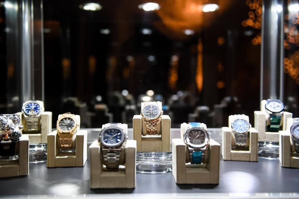Hand watch shop clearance