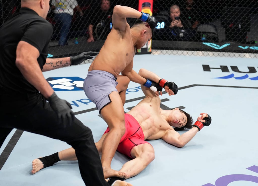 Jeka Saragih knocks out Ki Won-bin. Photo: Chris Unger/Zuffa LLC