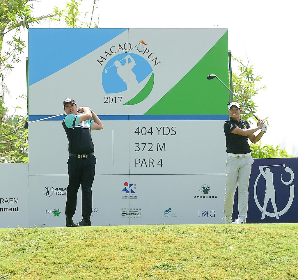 Scott Hend (left) the 2013 and 2015 Macao Open winner and defending champion Pavit Tangkamolprasert hit ceremonial tee shots at the 2017 Macao Open. Photo: Handout Scott Hend (left) the 2013 and 2015 Macao Open winner and defending champion Pavit Tangkamolprasert hit ceremonial tee shots at the 2017 Macao Open. Photo: Handout