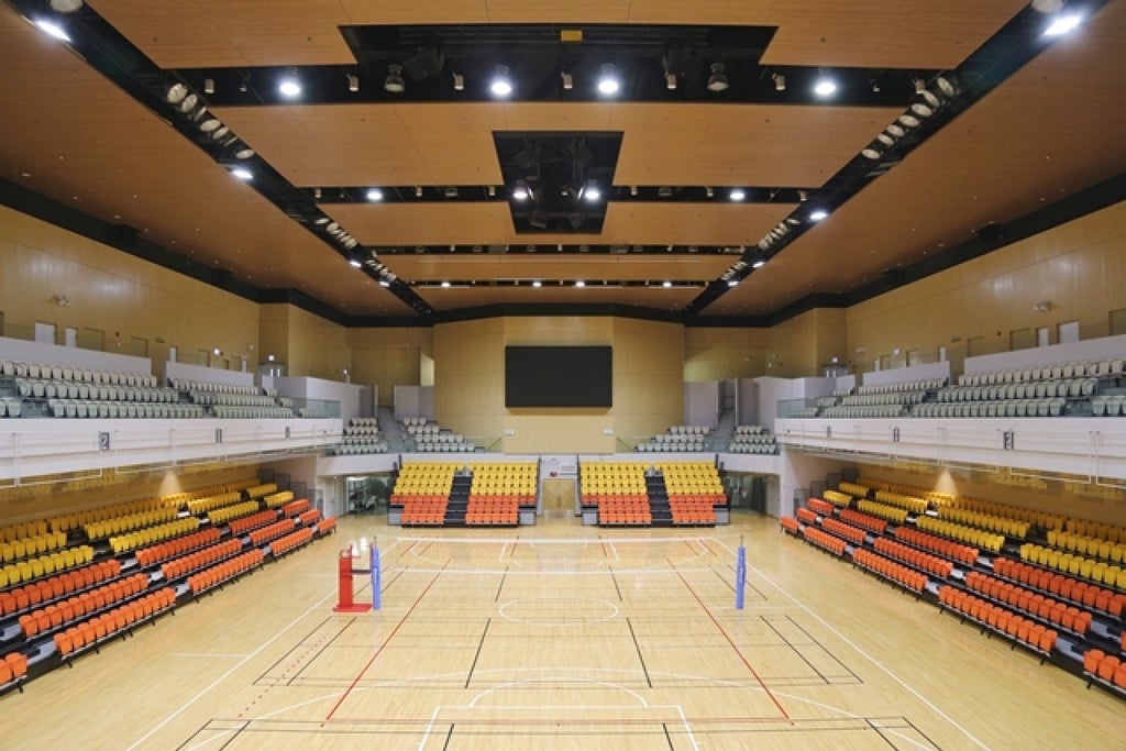 Tsuen Wan Sports Centre has an original 1,908 seats in total. Tsuen Wan Sports Centre has an original 1,908 seats in total.