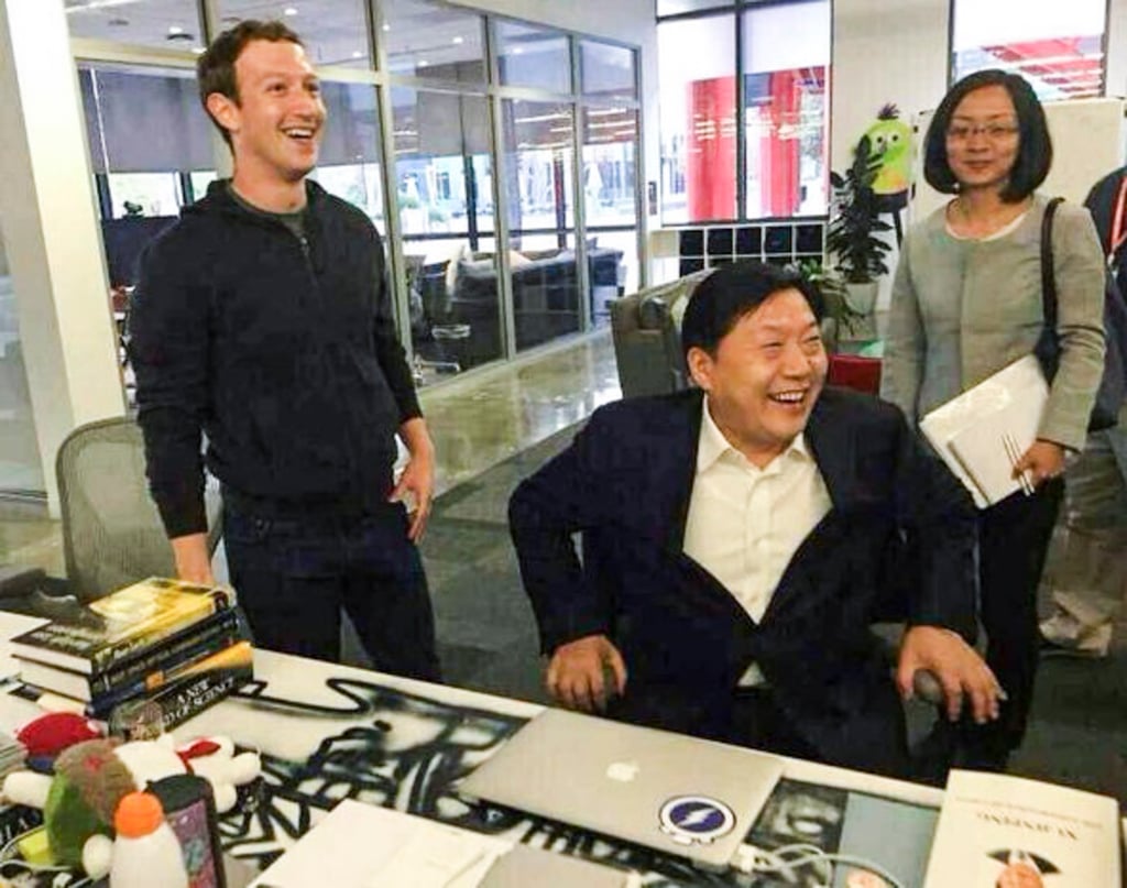 Facebook founder Mark Zuckerberg (left) hosts then-Cyberspace Administration minister Lu Wei at the company’s headquarters. Photo: China Network Facebook founder Mark Zuckerberg (left) hosts then-Cyberspace Administration minister Lu Wei at the company’s headquarters. Photo: China Network