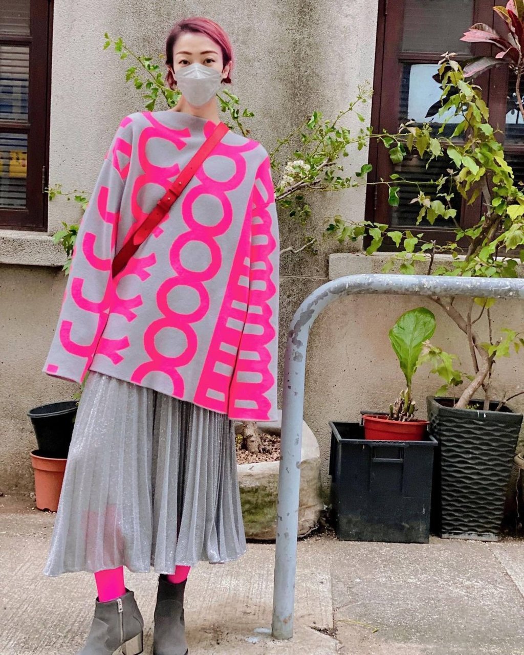 Sammi Cheng wearing a Marc Jacobs jumper in February 2022. Photo: @sammi_chengsauman/Instagram