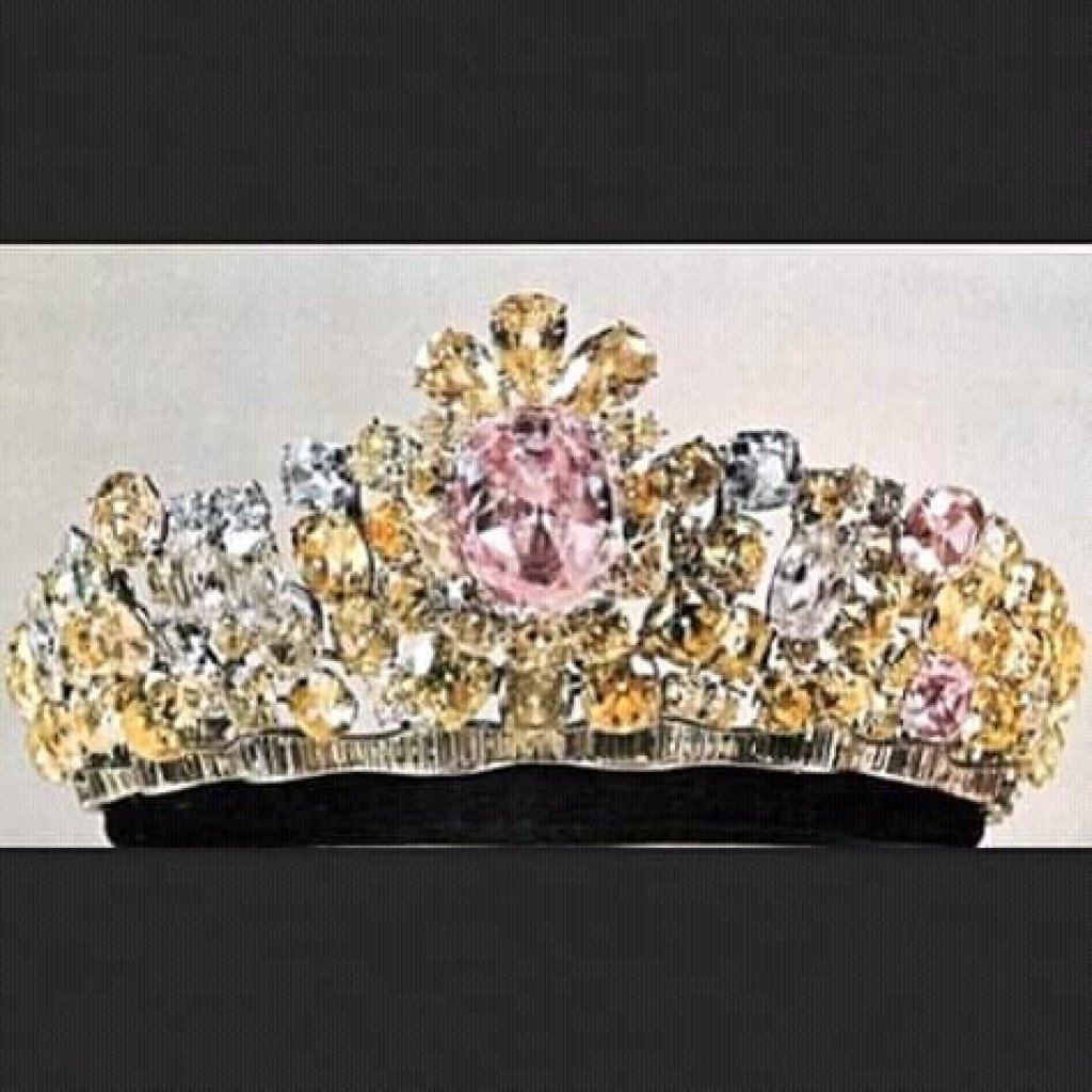 The 60-carat Noor-ol-Ain diamond is rare. Photo: @Swindler2022/Instagram The 60-carat Noor-ol-Ain diamond is rare. Photo: @Swindler2022/Instagram