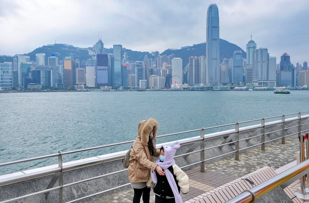 Temperatures are expected to fall to as low as 13 degrees Celsius over the weekend. Photo: Elson Li Temperatures are expected to fall to as low as 13 degrees Celsius over the weekend. Photo: Elson Li
