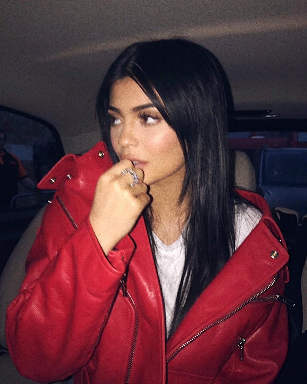 Kylie jenner red coat top