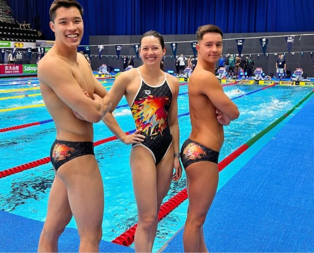 Ian Ho (left, with Siobhan Haughey and Adam Chillingworth) wants the 50m free’s A qualifying time. Photo: Instagram