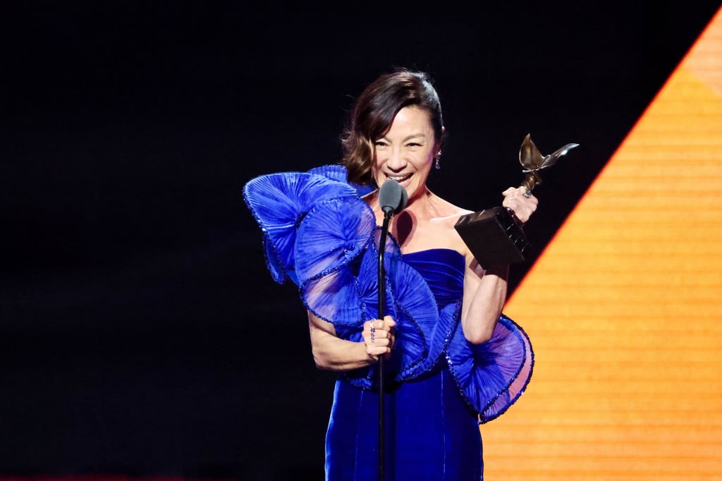 Michelle Yeoh receives the best lead performance award for “Everything Everywhere All at Once” at the Spirit Awards in Santa Monica, California on Saturday. Photo: Reuters Michelle Yeoh receives the best lead performance award for “Everything Everywhere All at Once” at the Spirit Awards in Santa Monica, California on Saturday. Photo: Reuters