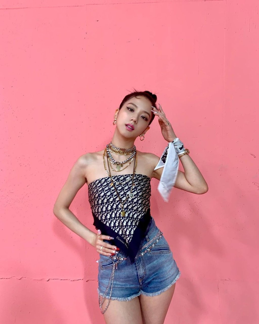 Blackpink’s Jisoo in scarf top paired with denim shorts. Photo: @sooyaaa__/Instagram Blackpink’s Jisoo in scarf top paired with denim shorts. Photo: @sooyaaa__/Instagram