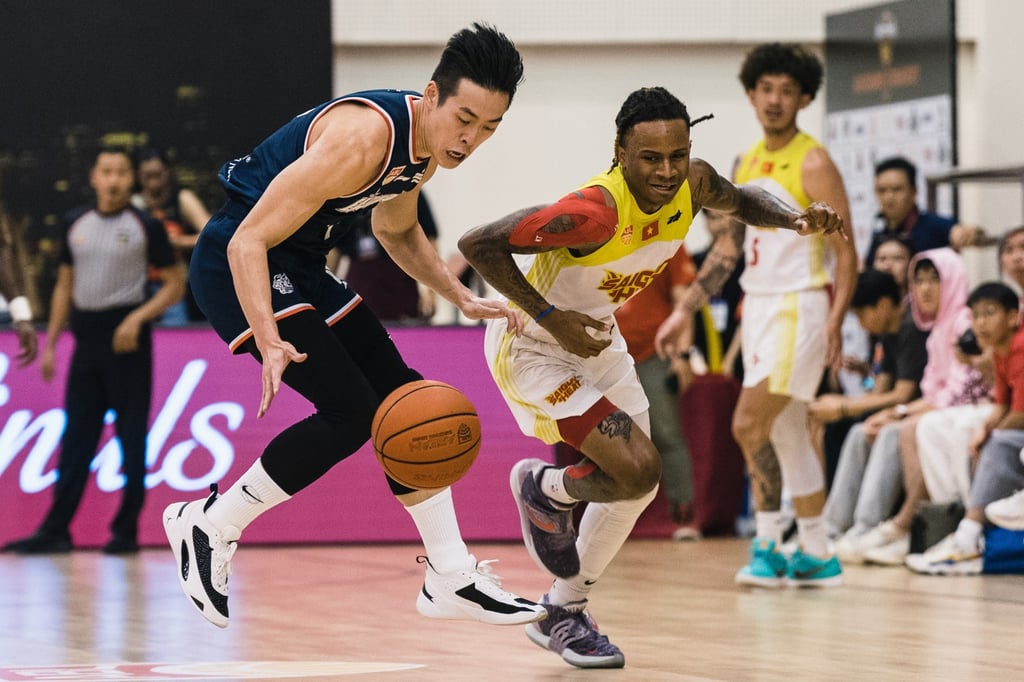 Evan Gilyard Jnr (right) scored 41 points for Saigon Heat on Sunday. Photo: Hong Kong Eastern Evan Gilyard Jnr (right) scored 41 points for Saigon Heat on Sunday. Photo: Hong Kong Eastern