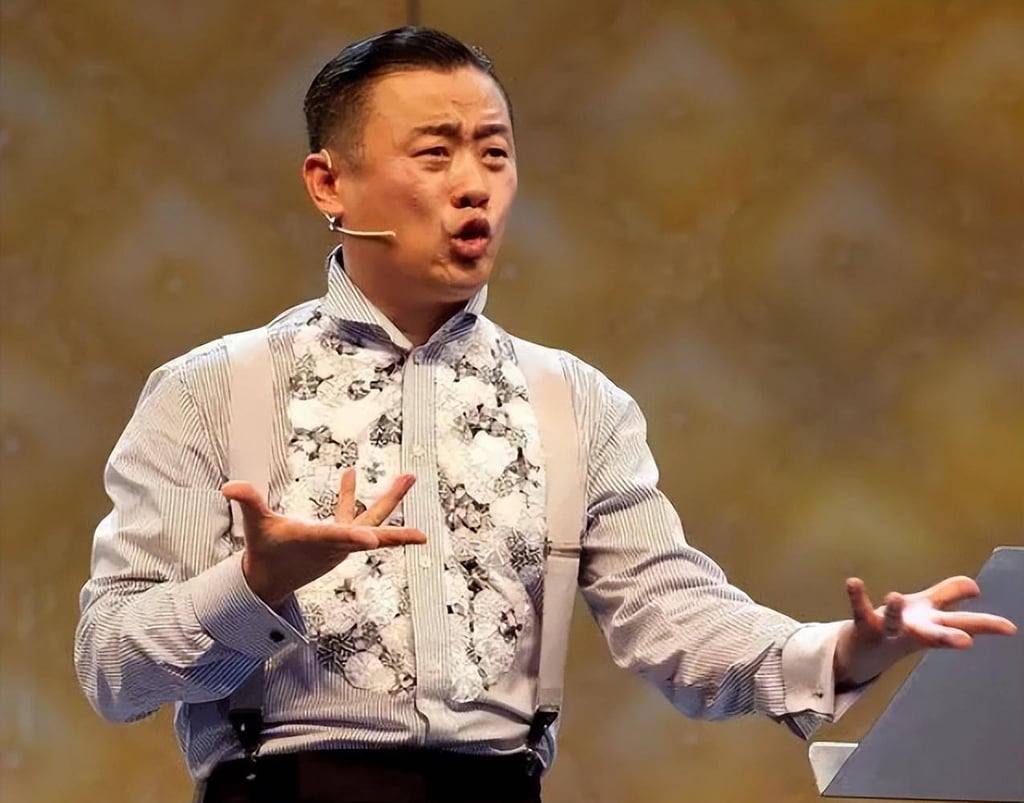 Internet regulators have banned Shanghai comedian and talk show star Zhou Libo from posting on Chinese microblogging platform Toutiao. Photo: Handout Internet regulators have banned Shanghai comedian and talk show star Zhou Libo from posting on Chinese microblogging platform Toutiao. Photo: Handout