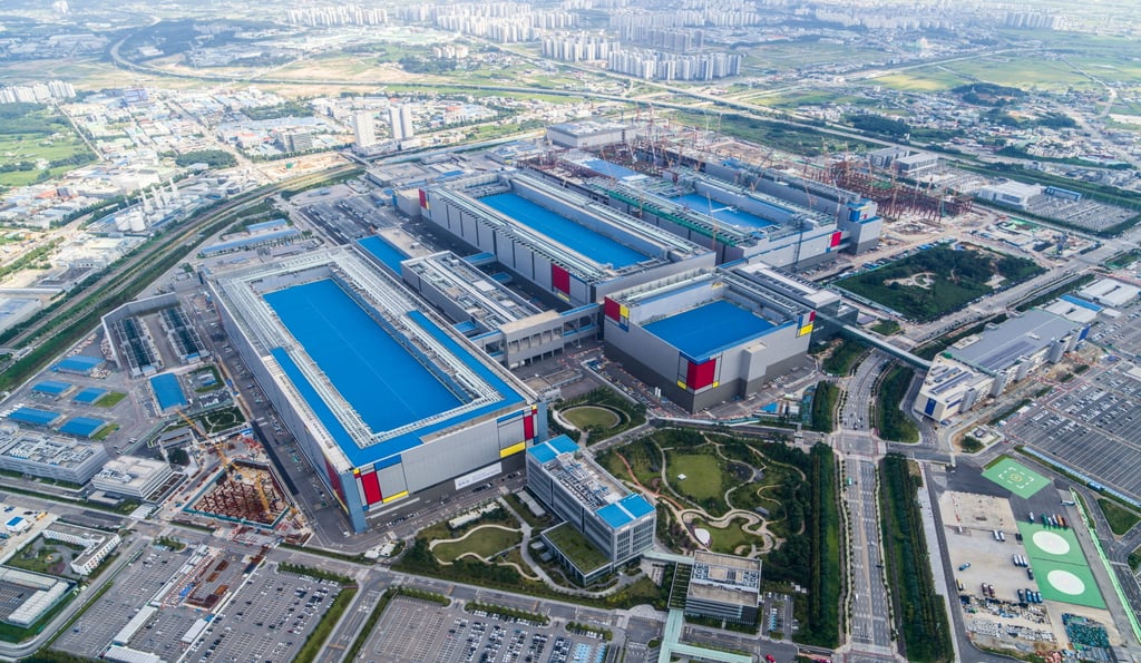 A bird’s-eye view of Samsung Electronics’ chip production plant at Pyeongtaek, a city located in the southwestern part of Gyeonggi province in South Korea. Photo: Reuters