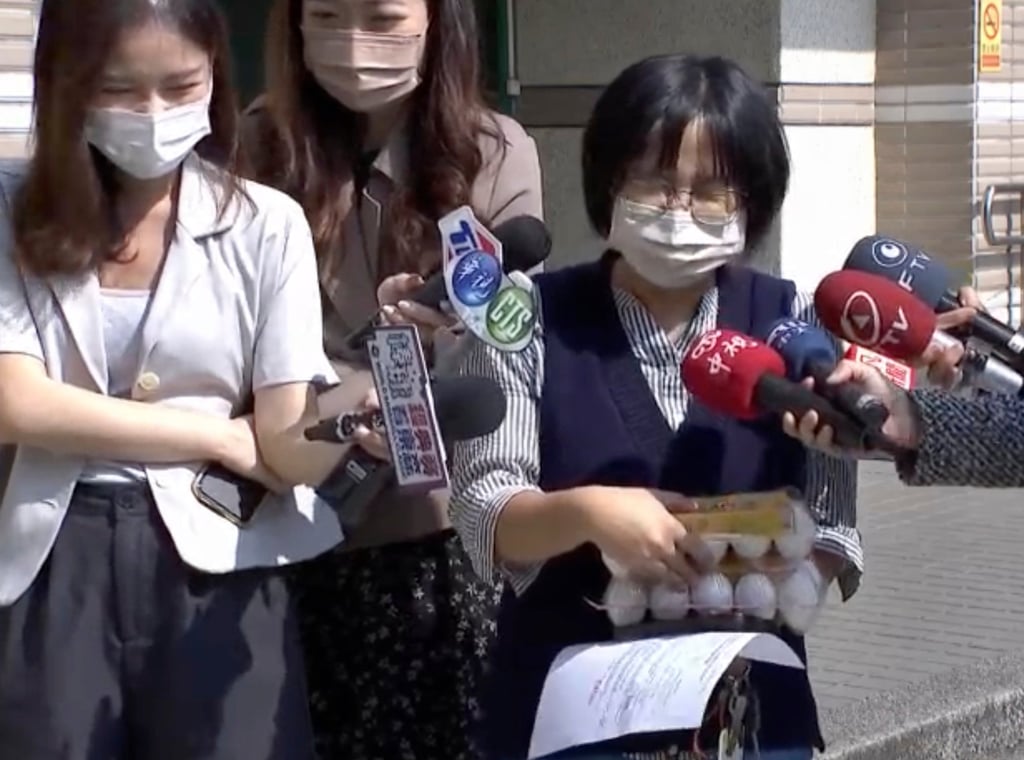 The woman expressed delight at the return of her eggs when she was interviewed by reporters. Photo: FTVNEWS The woman expressed delight at the return of her eggs when she was interviewed by reporters. Photo: FTVNEWS