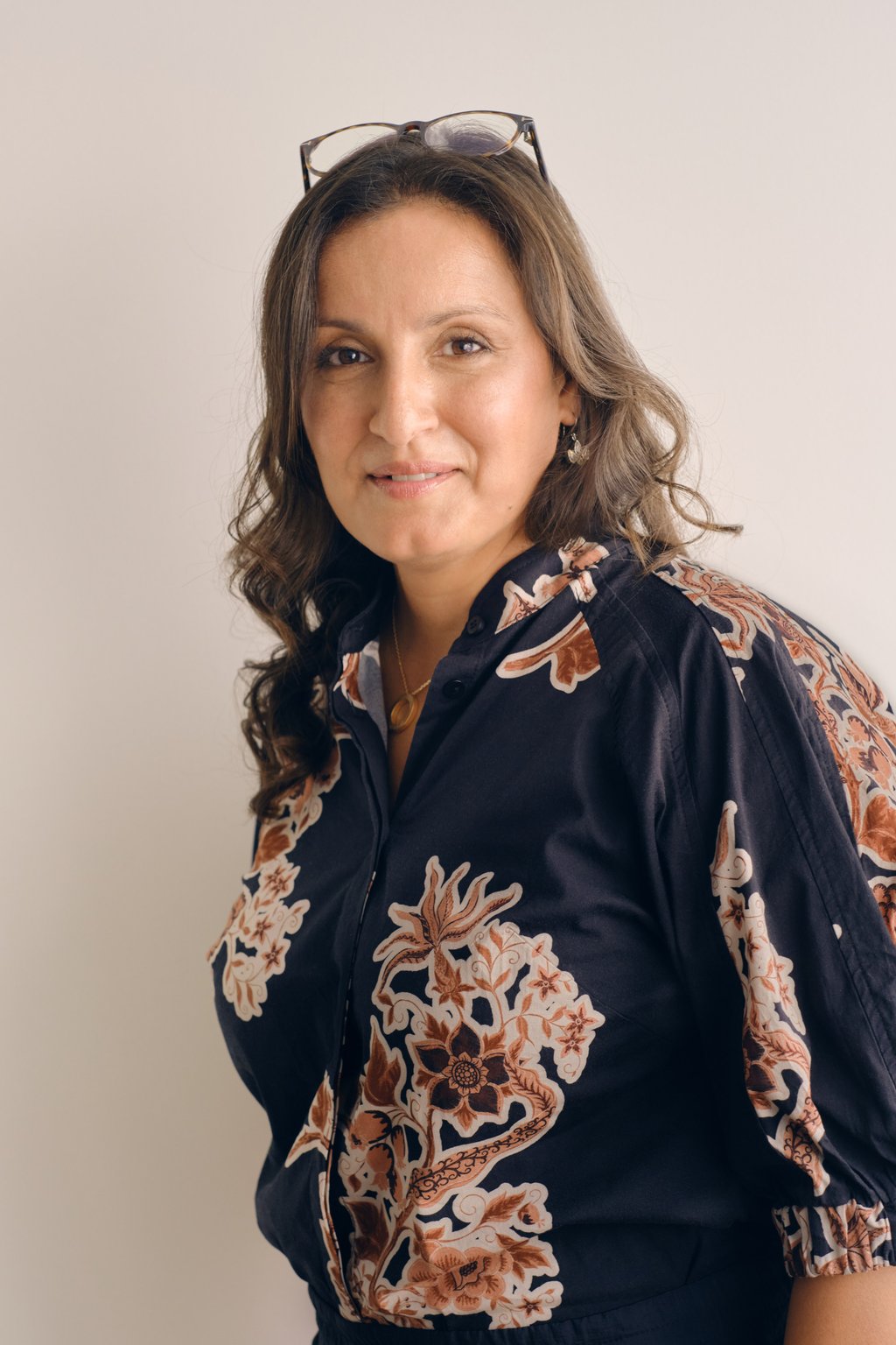 Osteopath Amberin Fur gave her mother hyperbaric oxygen therapy before and after her cancer operation. Photo: Amberin Fur