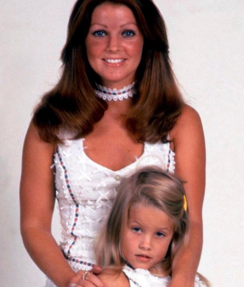 Priscilla Presley with her daughter Lisa Marie. Photo: @priscillapresley/Instagram Priscilla Presley with her daughter Lisa Marie. Photo: @priscillapresley/Instagram