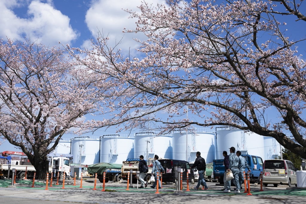 Tanks to store treated water at TEPCO’s Fukushima Daiichi Nuclear Power Station. Workers at the site are not required to wear special protective clothing. Photo: TEPCO Tanks to store treated water at TEPCO’s Fukushima Daiichi Nuclear Power Station. Workers at the site are not required to wear special protective clothing. Photo: TEPCO