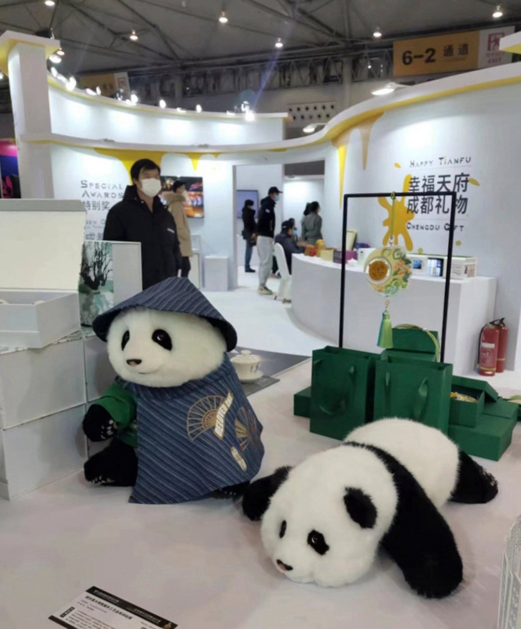 Online sales of panda-related products have gone through the roof in China. Photo: CHINANEWS Online sales of panda-related products have gone through the roof in China. Photo: CHINANEWS