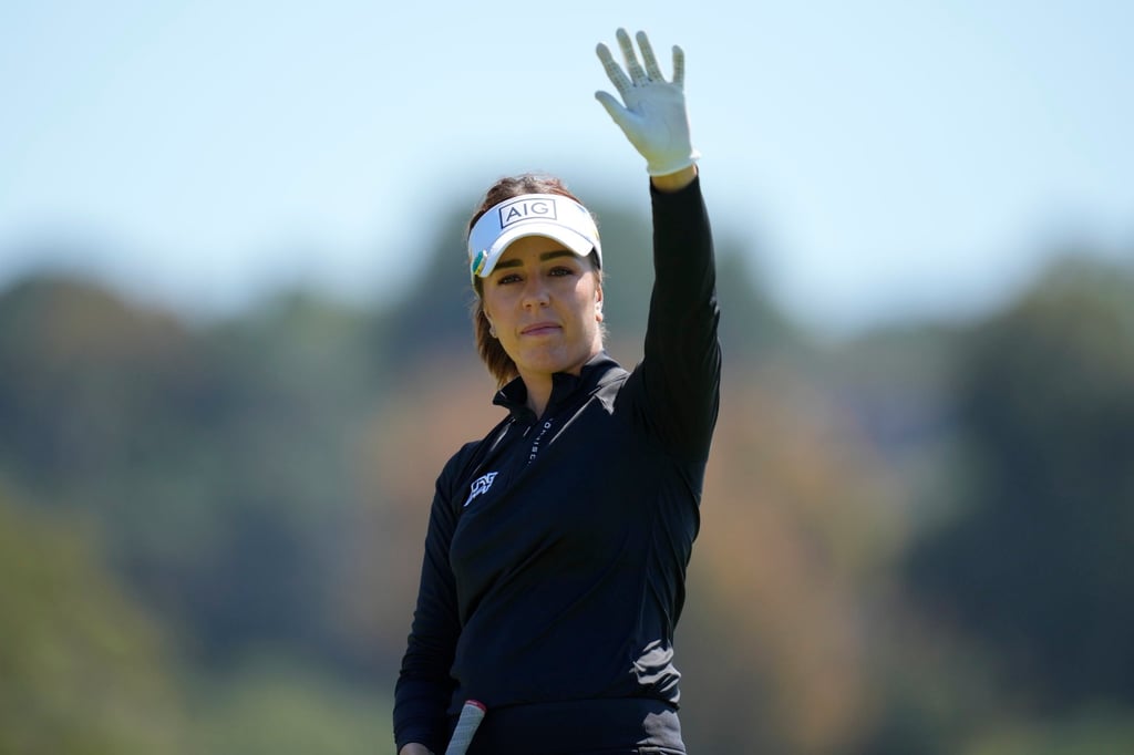 Georgia Hall raises her hand at the fourth tee during the final round in Palos Verdes Estates. Photo: AP