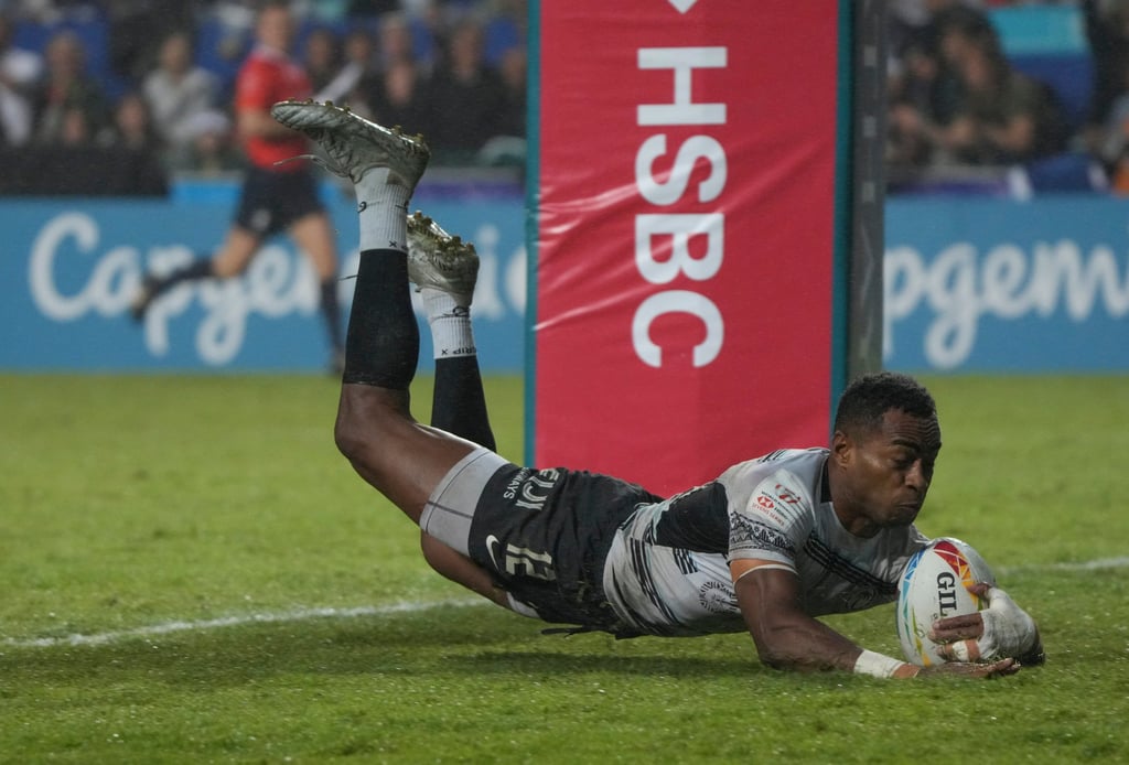 Fiji’s Vuiviwa Naduvalo scores a try against New Zealand in the men’s Cup final. Photo: Elson Li