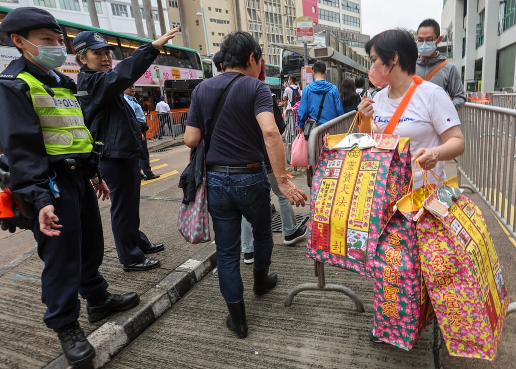 Grave sweepers queuing up at Chai Wan bus terminal for buses to take them to the cemetery. Photo: Edmond So