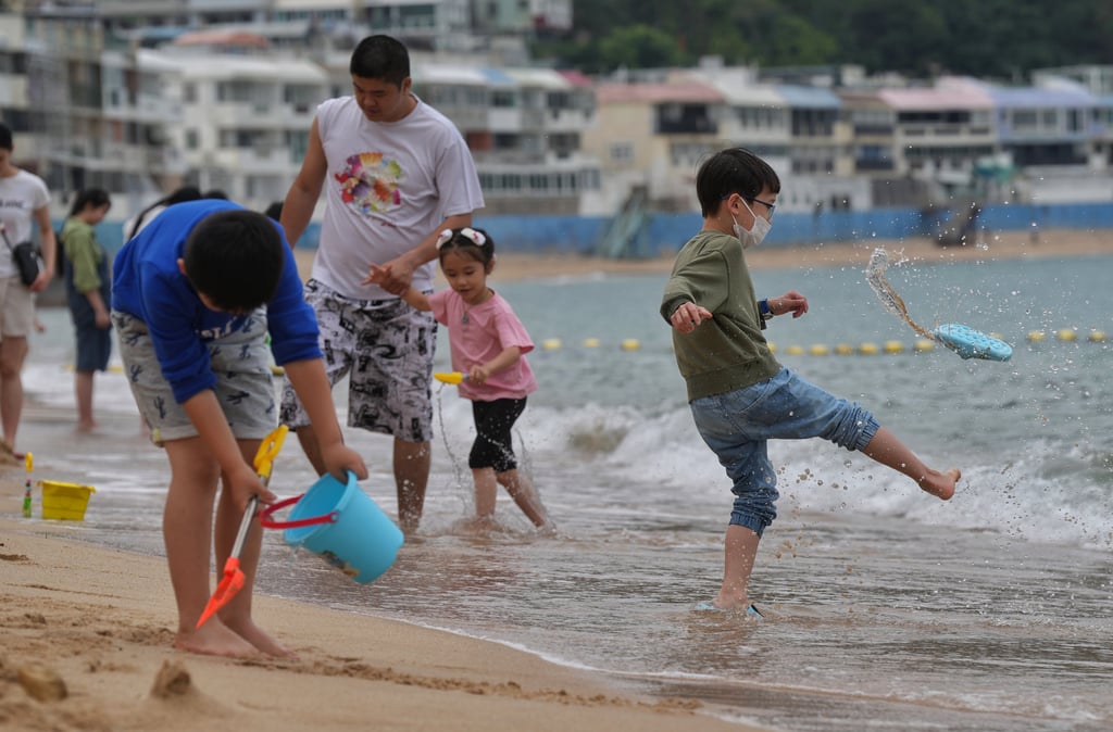 Tourists on the island of Cheung Chau on Monday, during the long Easter holiday weekend. Photo: Elson Li Tourists on the island of Cheung Chau on Monday, during the long Easter holiday weekend. Photo: Elson Li