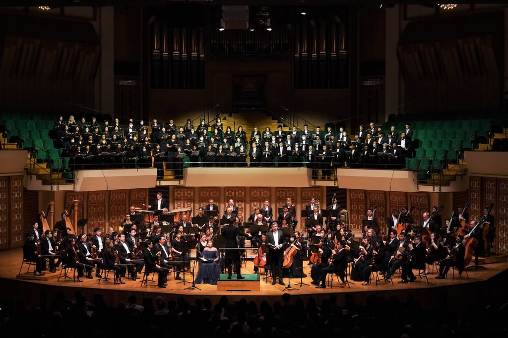 Cornelius Meister conducts a performance of Brahms’ “A German Requiem” with the Hong Kong Philharmonic, the Hong Kong Philharmonic Chorus and The Learners Chorus at the Hong Kong Cultural Centre. Photo: Mak Cheong-wai