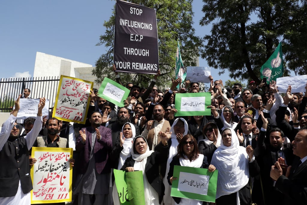 Lawyers supporting Prime Minister Shehbaz Sharif’s party, the Pakistan Muslim League Nawaz, shout slogans after a Supreme Court decision earlier this month on elections in Punjab and Khyber Pakhtunkhwa provinces. Photo: EPA-EFE Lawyers supporting Prime Minister Shehbaz Sharif’s party, the Pakistan Muslim League Nawaz, shout slogans after a Supreme Court decision earlier this month on elections in Punjab and Khyber Pakhtunkhwa provinces. Photo: EPA-EFE