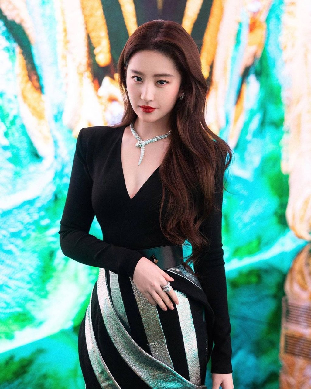 Liu Yifei looks dazzling wearing Bulgari Serpenti creations at the 75th anniversary of Bulgari Serpenti in Shanghai, China, on March 23. Photo: @bulgari/Instagram