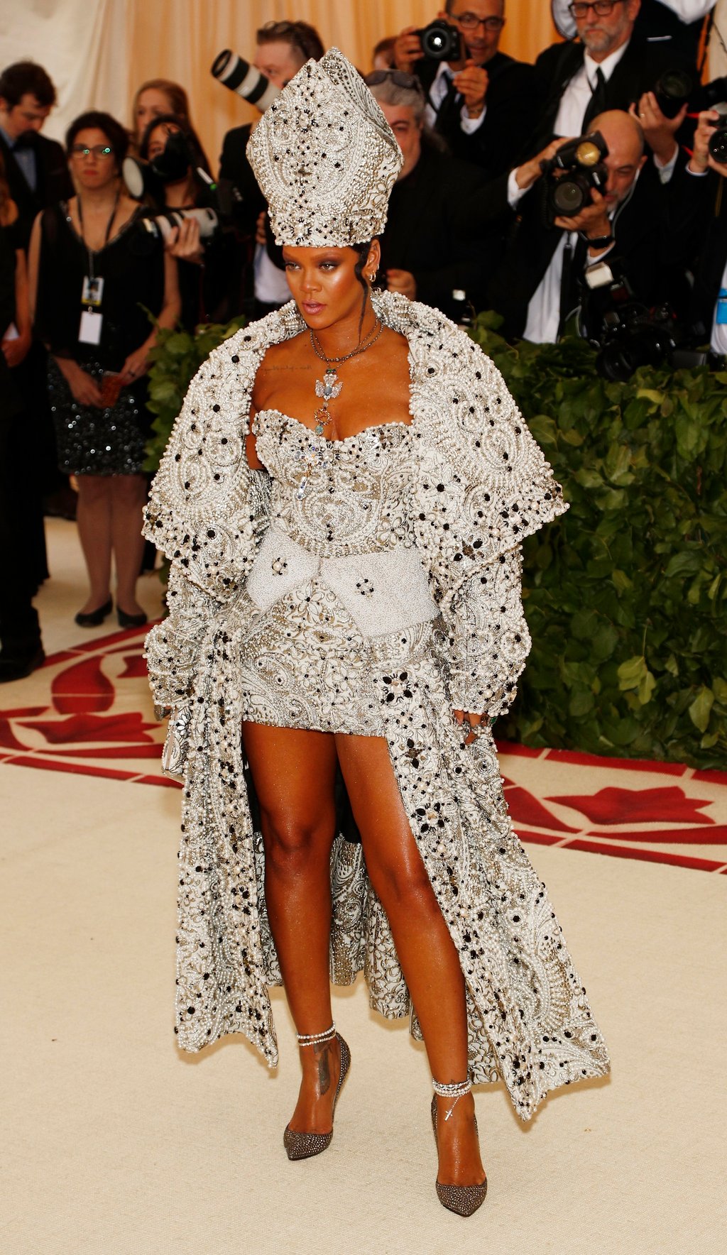Rihanna arrives on the red carpet for the Metropolitan Museum of Art Costume Institute’s benefit celebrating the opening of the exhibit “Heavenly Bodies: Fashion and the Catholic Imagination” in New York, US, in May 2018. Photo: EPA-EFE Rihanna arrives on the red carpet for the Metropolitan Museum of Art Costume Institute’s benefit celebrating the opening of the exhibit “Heavenly Bodies: Fashion and the Catholic Imagination” in New York, US, in May 2018. Photo: EPA-EFE