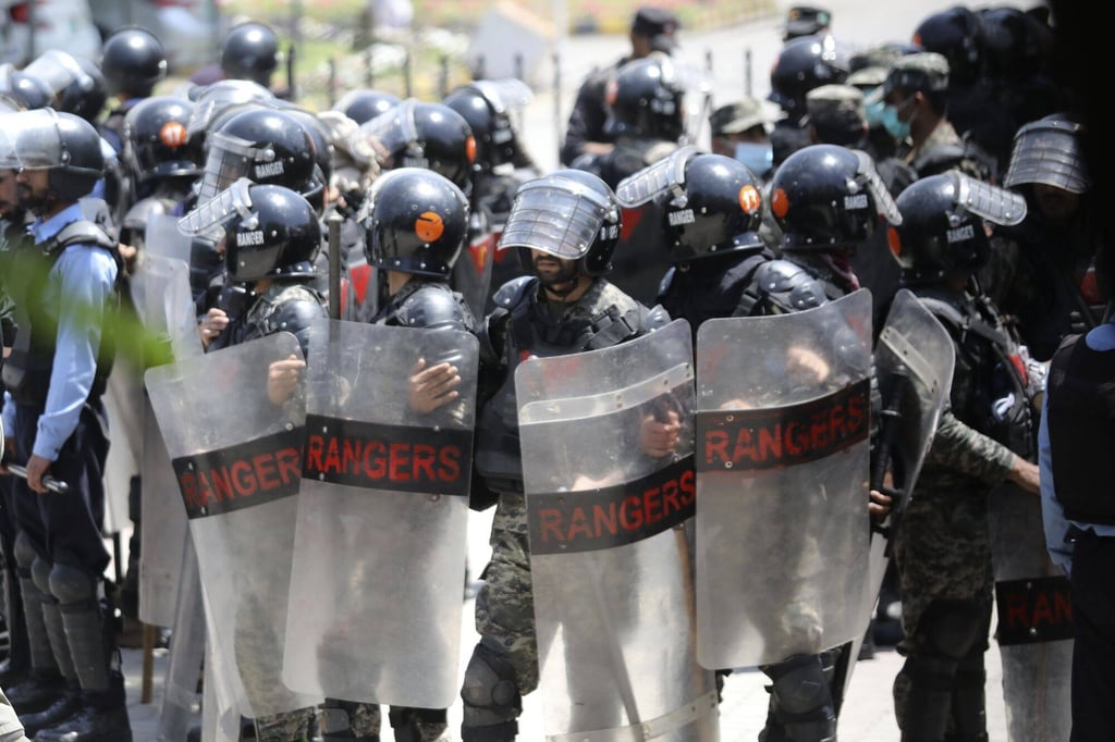 Paramilitary soldiers stand guard near the Islamabad High Court on Friday during a hearing for former prime minister Imran Khan’s corruption case. Photo: Bloomberg