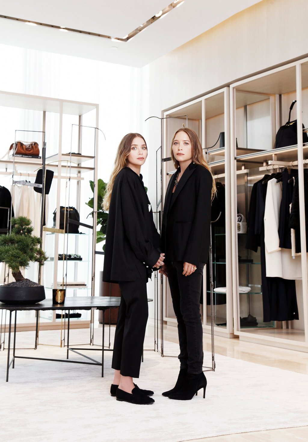 Fashionista twins Mary Kate (right) and Ashley Olsen (L), posing at the Lane Crawford shop in Admiralty, Hong Kong, in July 2015. Photo: Handout Fashionista twins Mary Kate (right) and Ashley Olsen (L), posing at the Lane Crawford shop in Admiralty, Hong Kong, in July 2015. Photo: Handout
