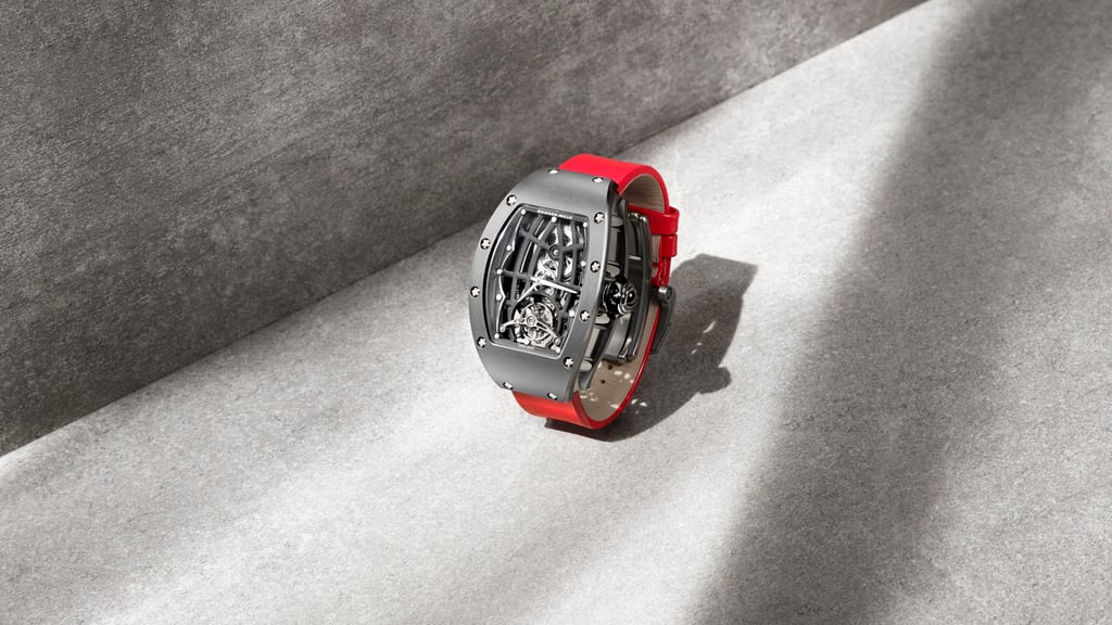 The RM 74-01 uses grey Cermet, a material that combines ceramic and metal.