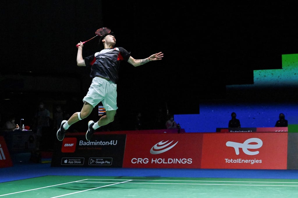 Lee Cheuk-yiu of Hong Kong hits a return against Chou Tien-chen of Taiwan during their men’s singles match at the Badminton World Championships in Tokyo on August 25, 2022. Photo: AFP Lee Cheuk-yiu of Hong Kong hits a return against Chou Tien-chen of Taiwan during their men’s singles match at the Badminton World Championships in Tokyo on August 25, 2022. Photo: AFP